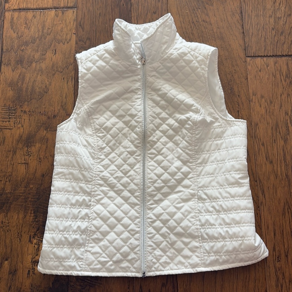 Ladies quilted white vest in excellent condition.